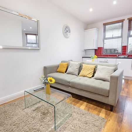 Modern Apartment Close To City Centre With Parking Leeds  Exteriér fotografie
