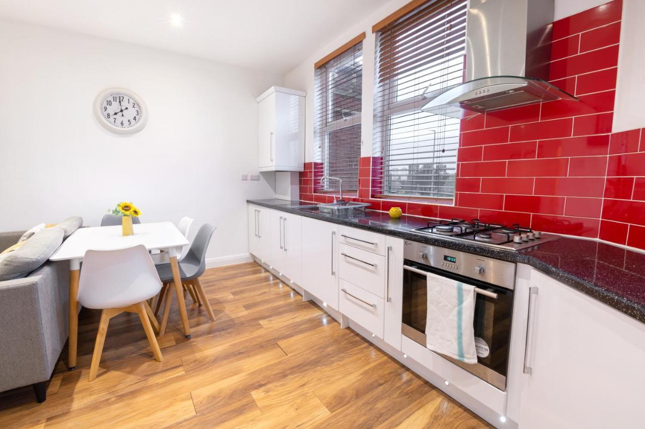 Modern Apartment Close To City Centre With Parking Leeds  Exteriér fotografie